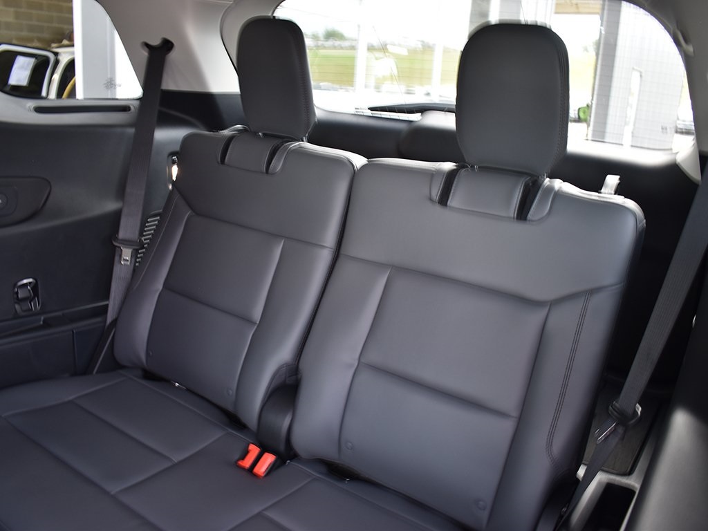 2025 Ford Explorer photo 7