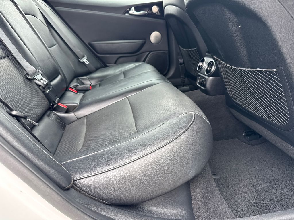 2020 Kia Stinger GT-Line photo 15