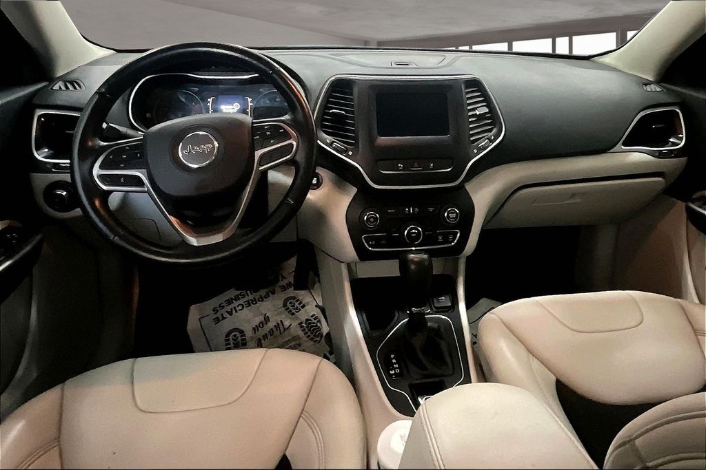 2021 Jeep Cherokee Latitude photo 14