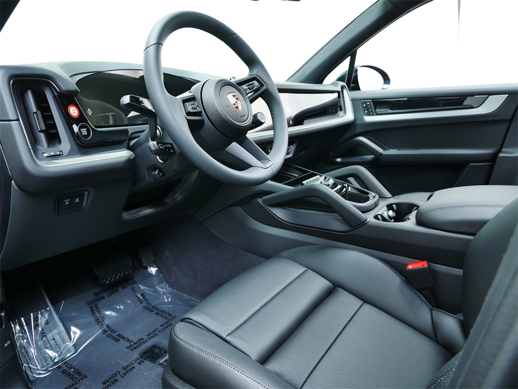 2025 Porsche Cayenne Base photo 4