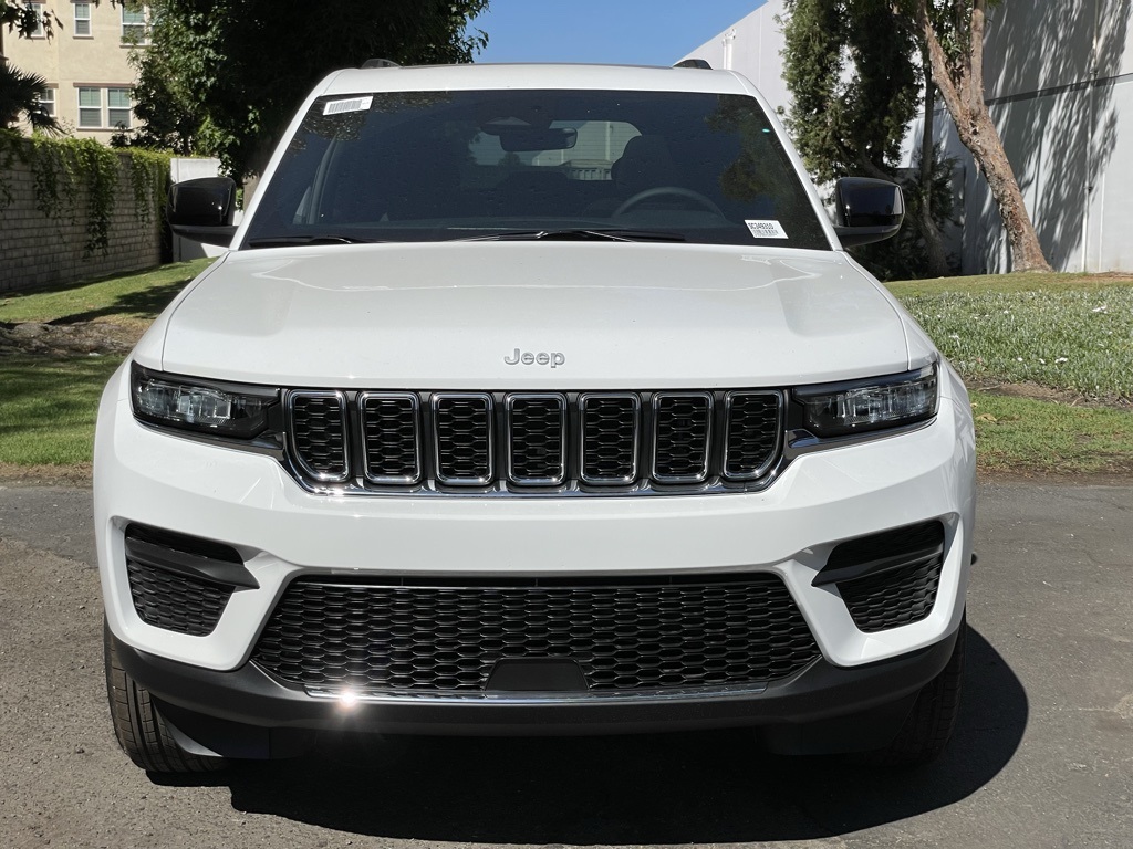2025 Jeep Grand Cherokee Laredo X photo 8