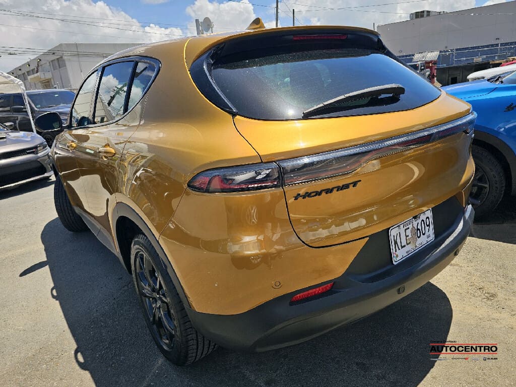 2023 Dodge Hornet GT photo 2