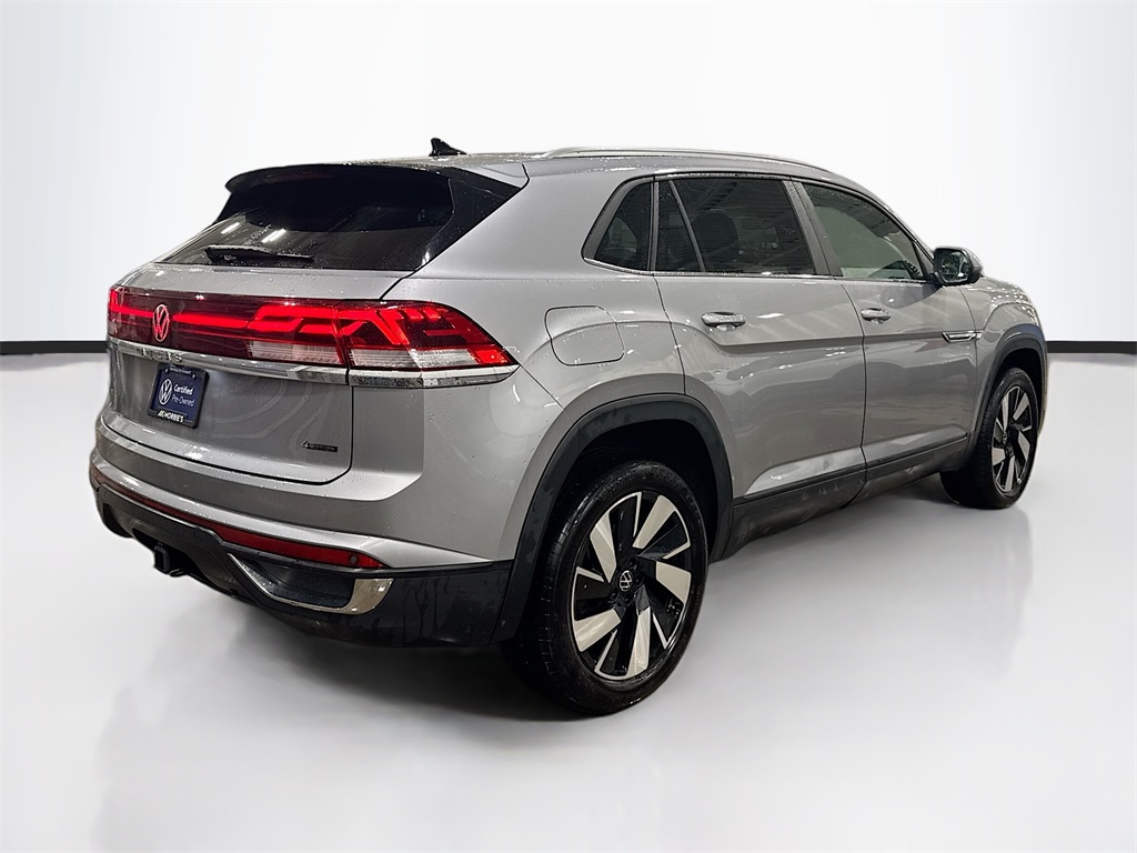 2025 Volkswagen Atlas Cross Sport SE Technology photo 2