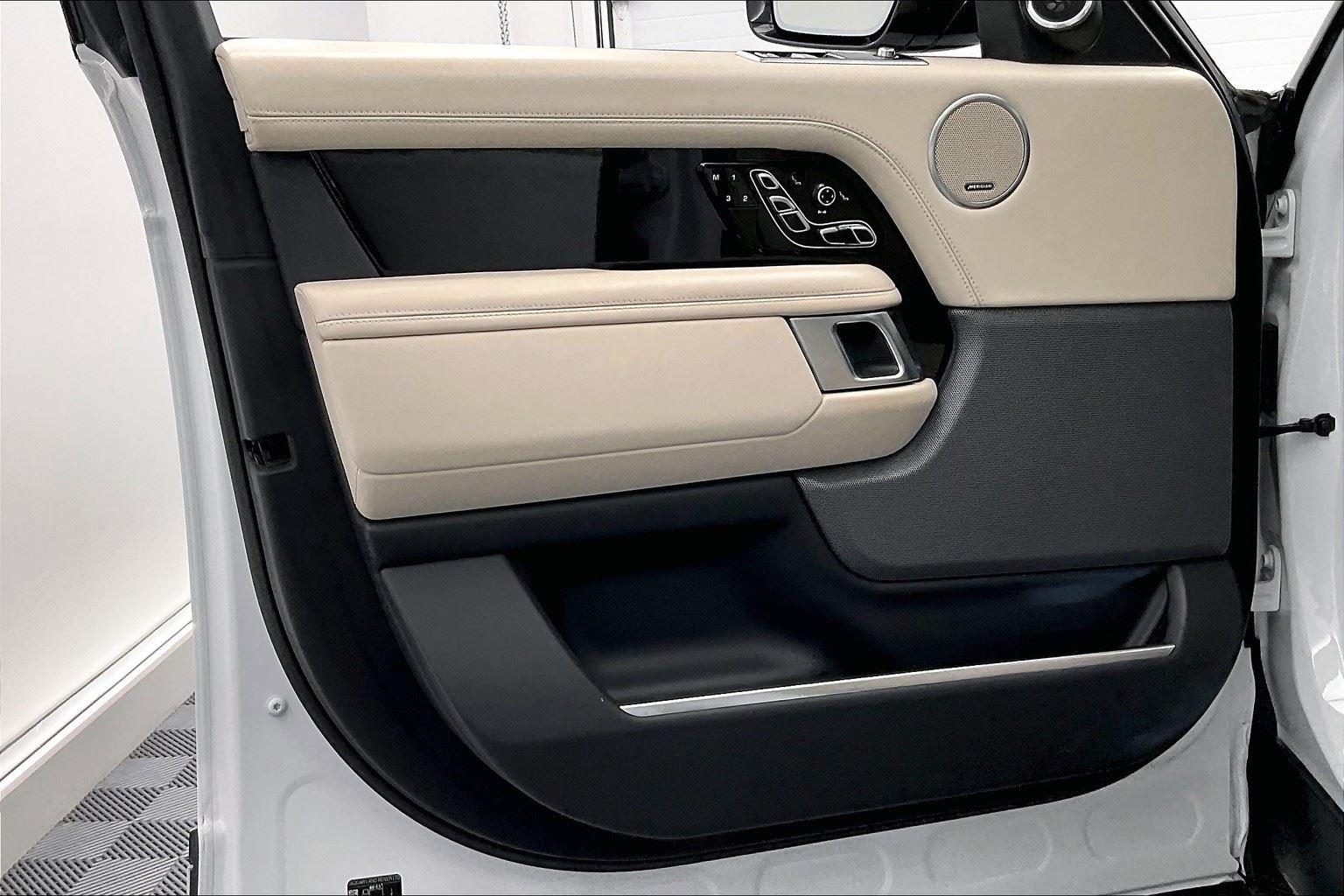 2021 Land Rover Range Rover Autobiography photo 18