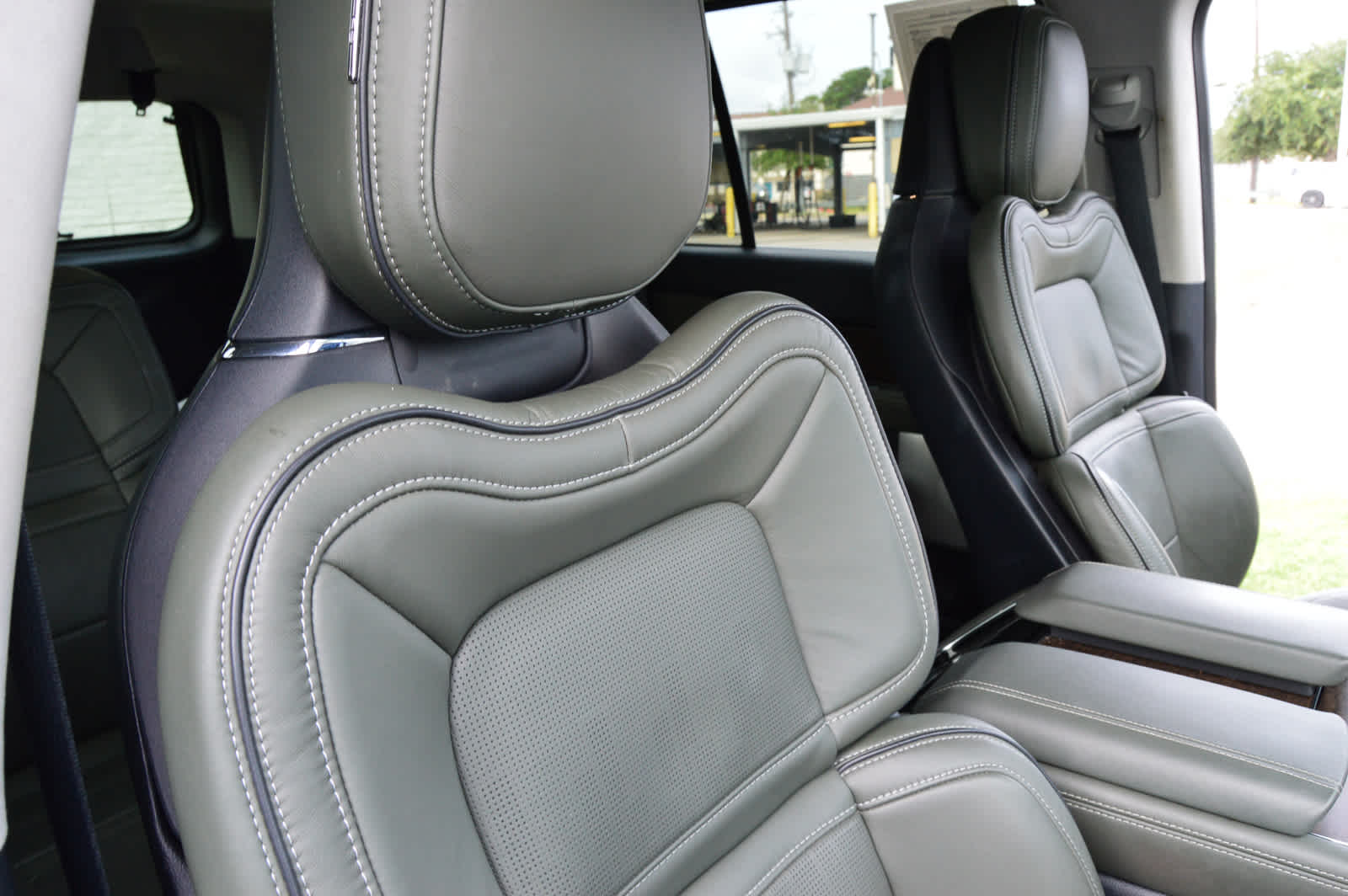 2023 Lincoln Navigator Black Label photo 11