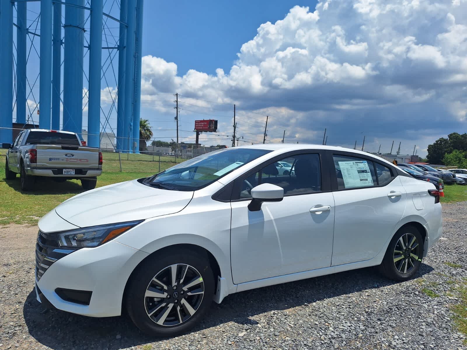 2025 Nissan Versa SV photo 9