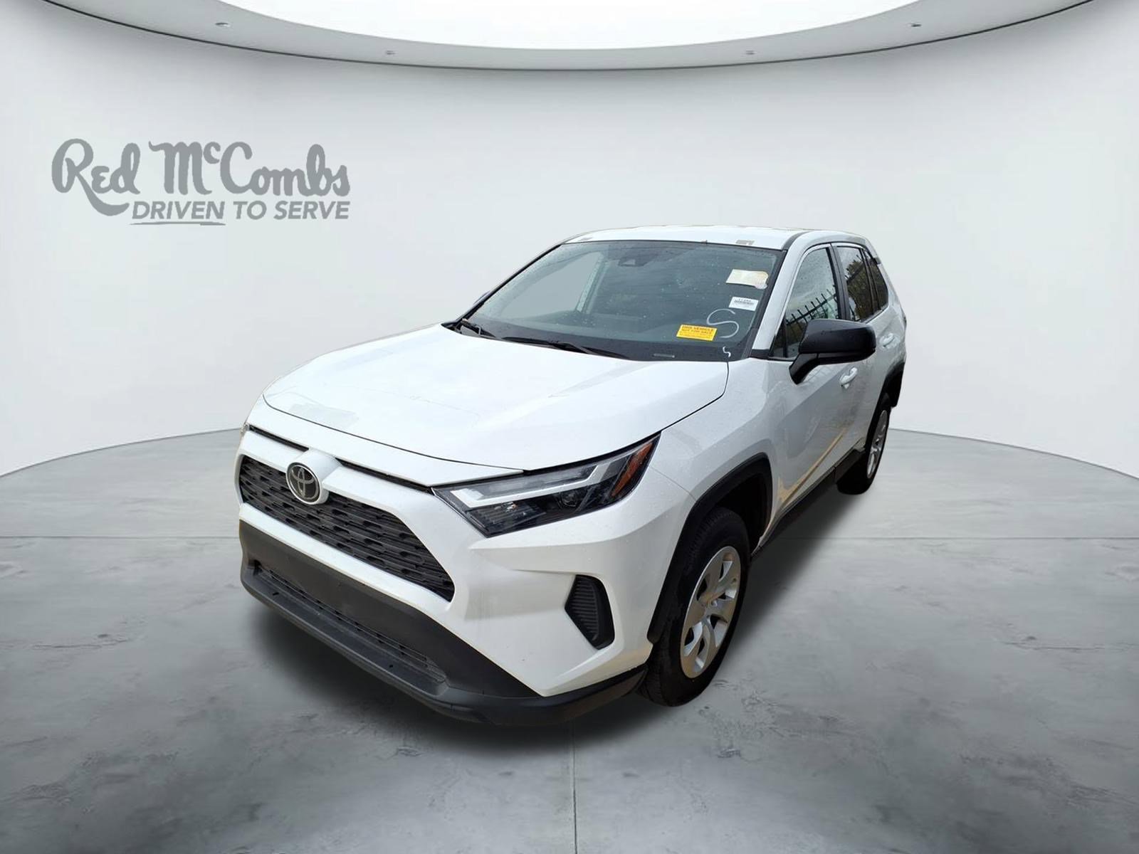 2024 Toyota RAV4 LE's photo