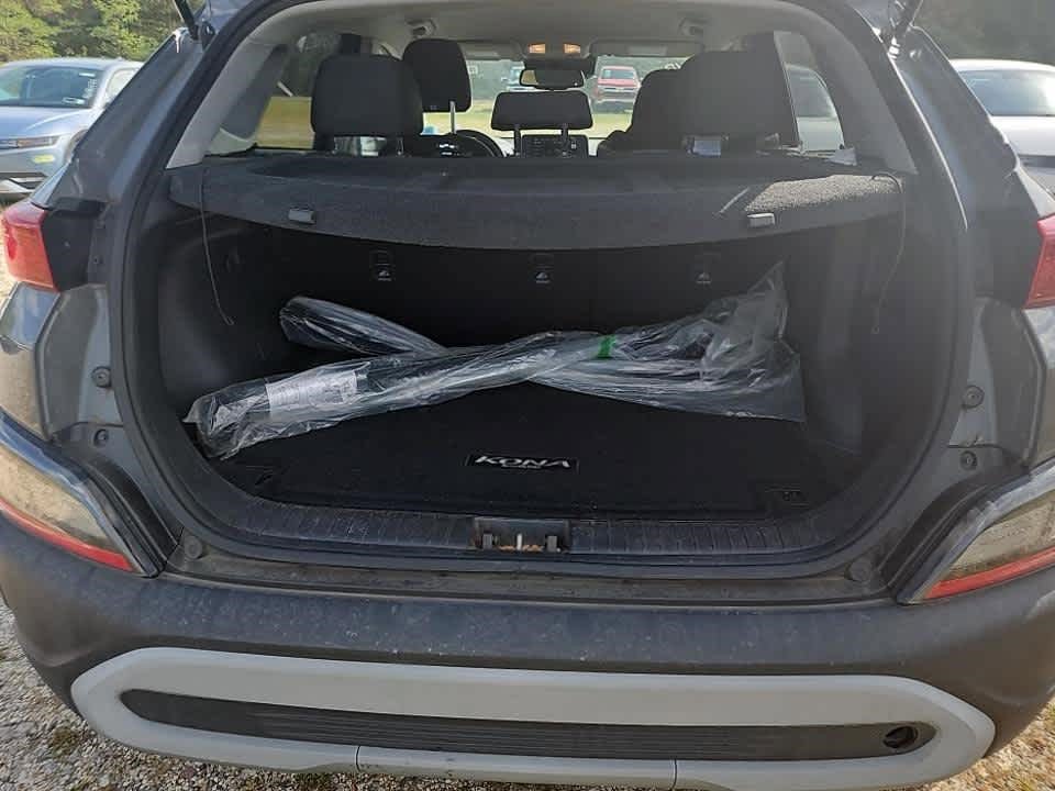 2023 Hyundai Kona SEL photo 2