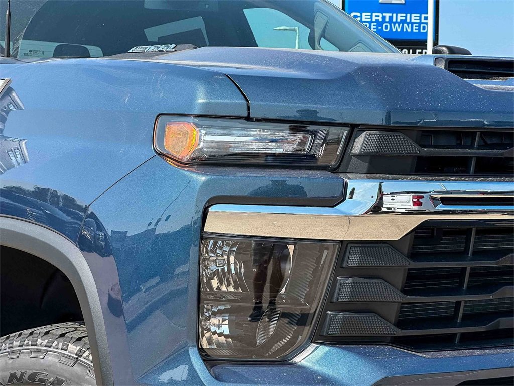 2026 Chevrolet Silverado 2500HD LT photo 4