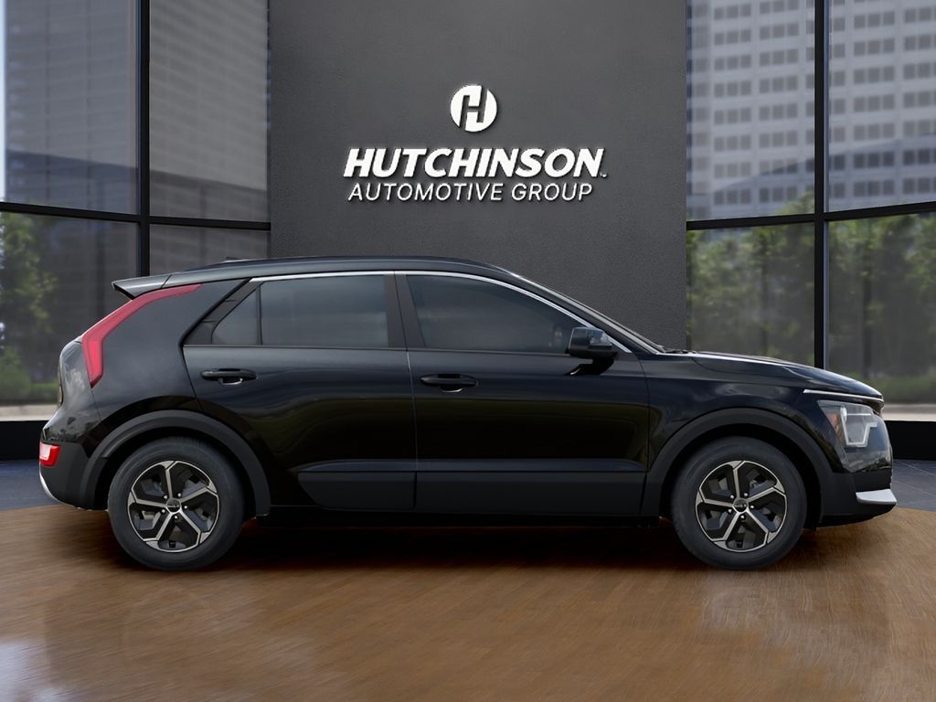 2024 Kia Niro LX photo 6