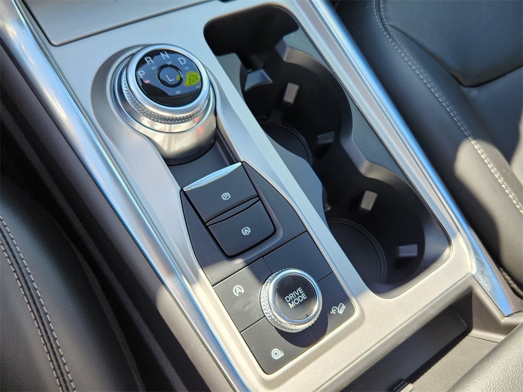 2023 Ford Explorer XLT photo 27