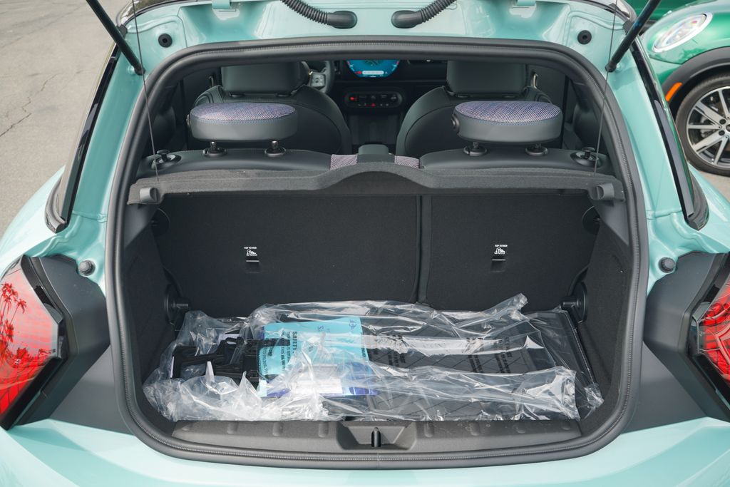 2026 Mini Cooper 2 Door Hardtop Signature photo 10