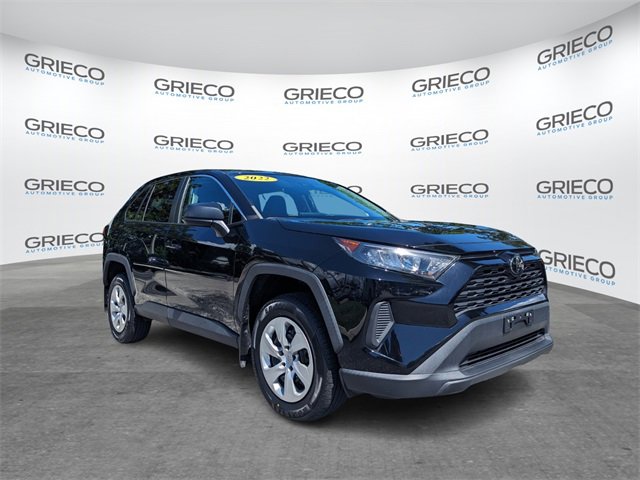 2022 Toyota RAV4 LE's photo