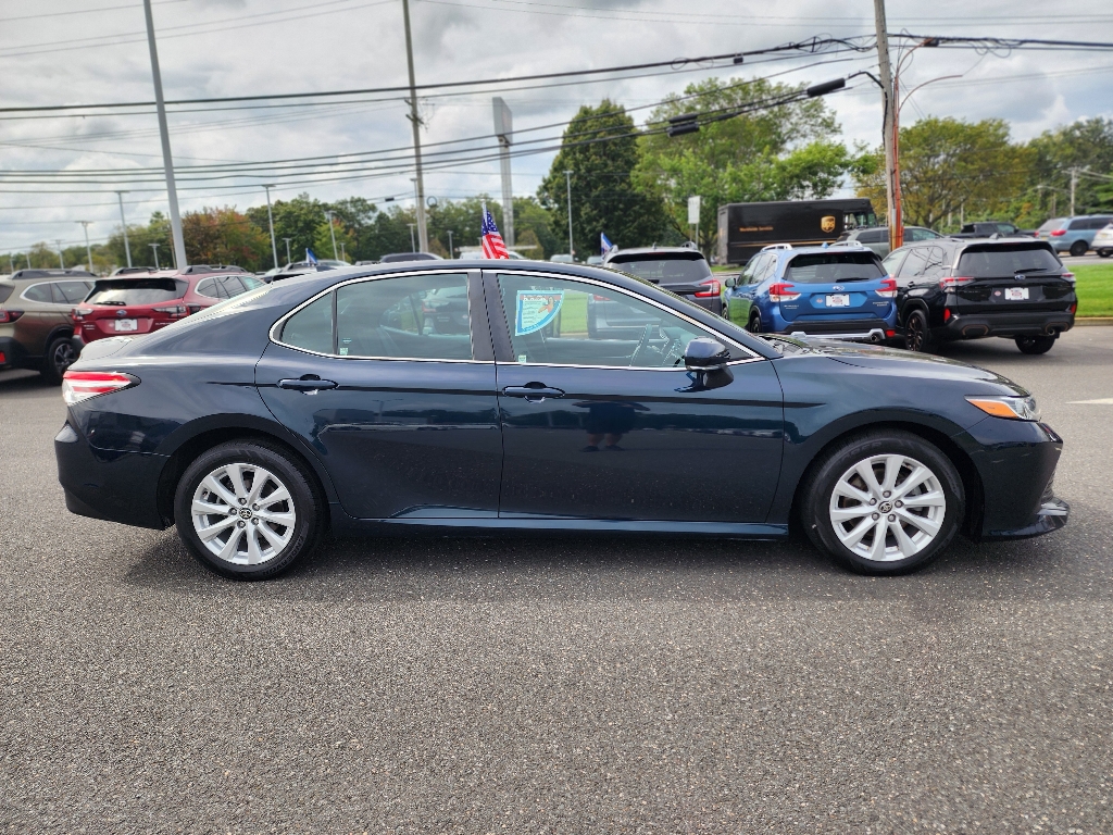 2020 Toyota Camry LE photo 17