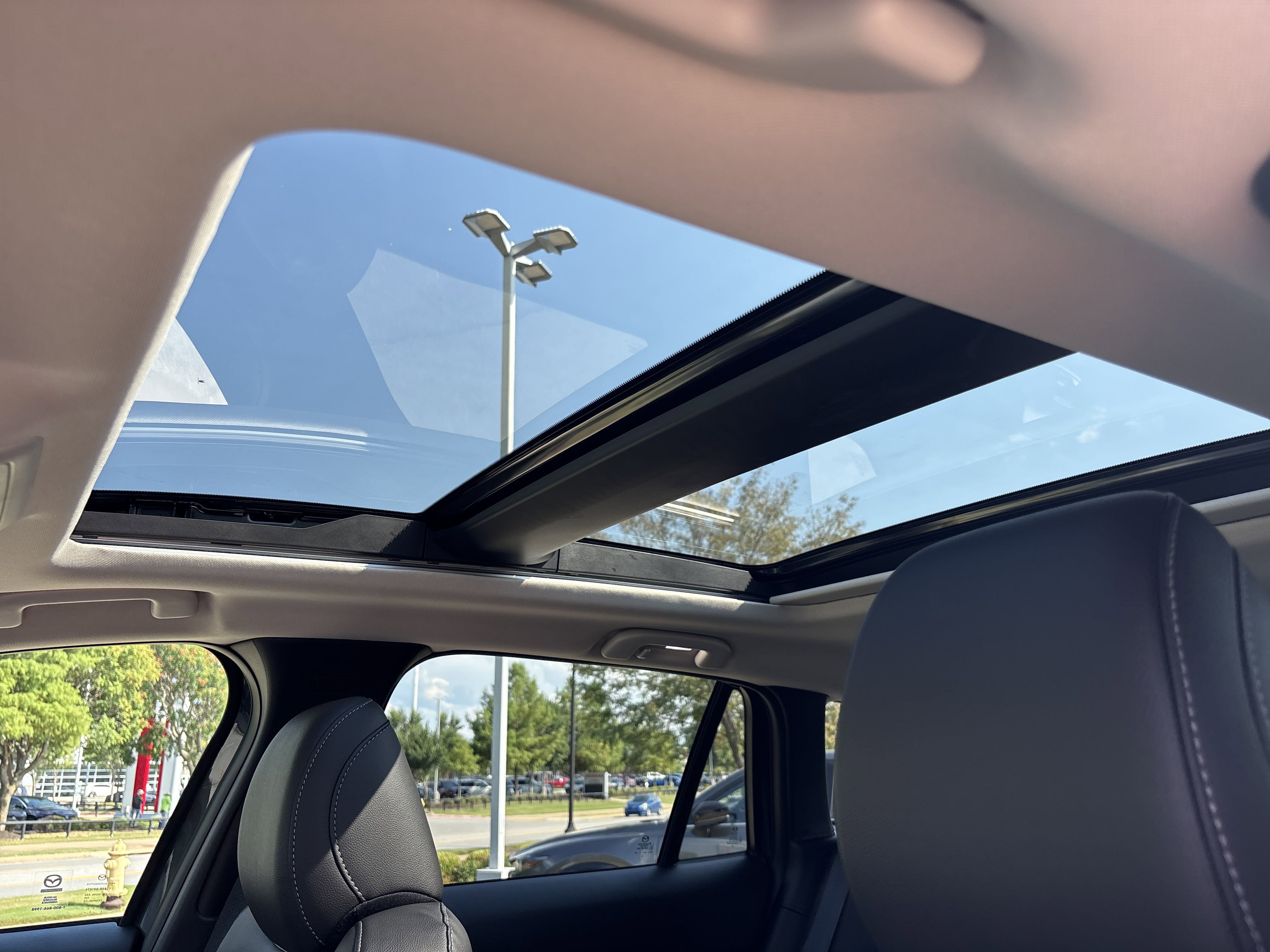 2025 Mazda CX-50 2.5 S Premium photo 4