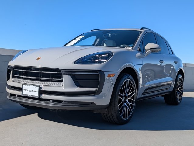 2022 Porsche Macan Base's photo