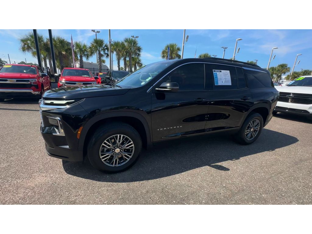 2025 Chevrolet Traverse photo 6