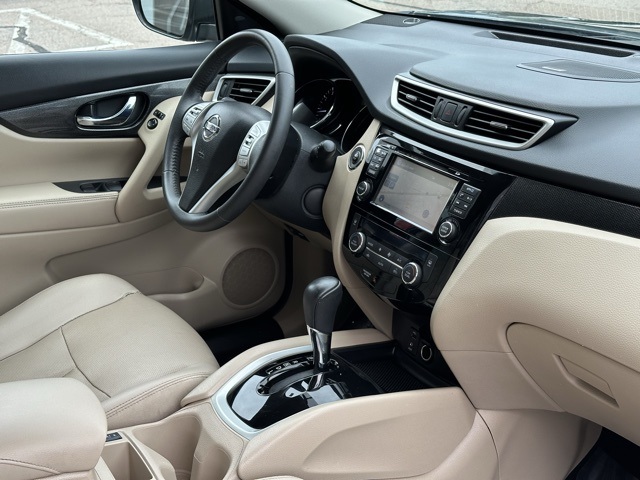 2016 Nissan Rogue SL photo 21