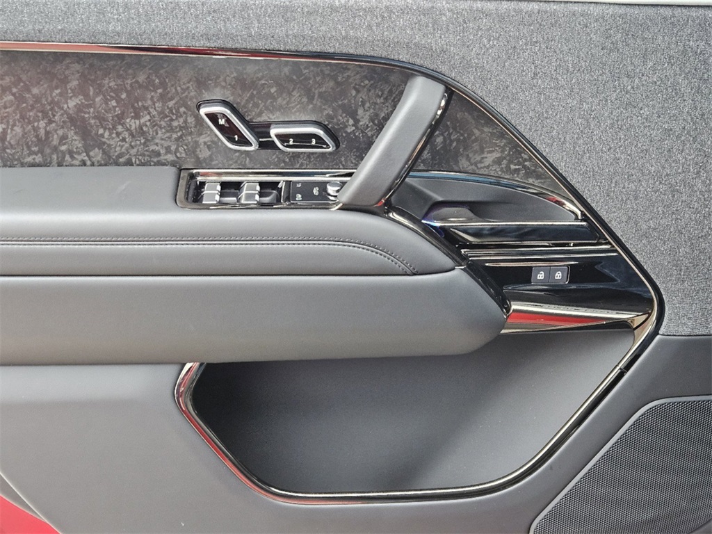 2025 Land Rover Range Rover Sport SE photo 21