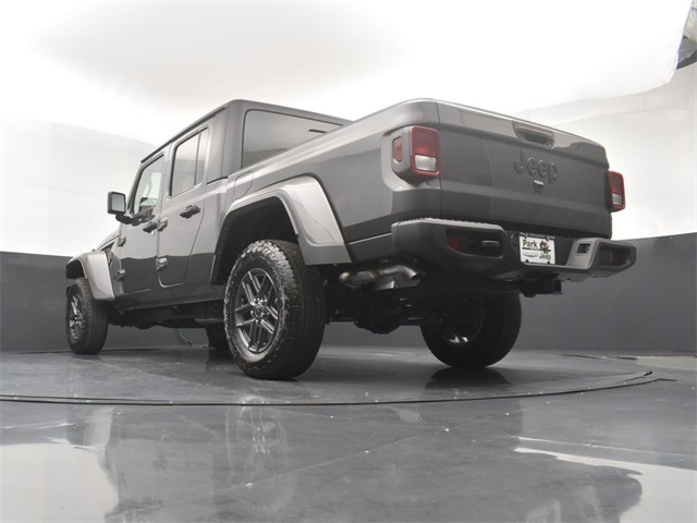 2025 Jeep Gladiator Sport S photo 22