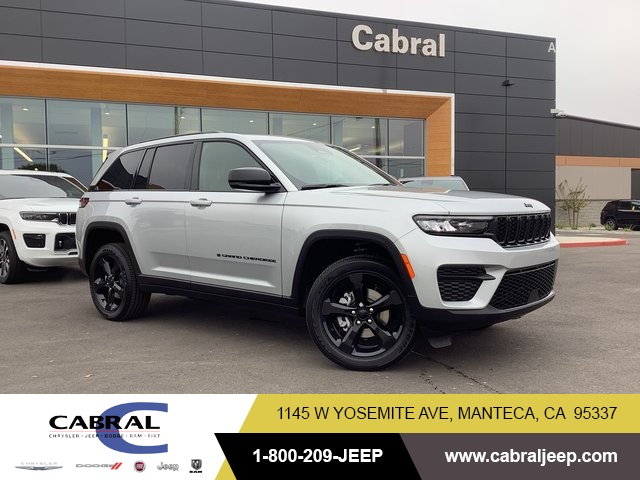 2025 Jeep Grand Cherokee Altitude's photo