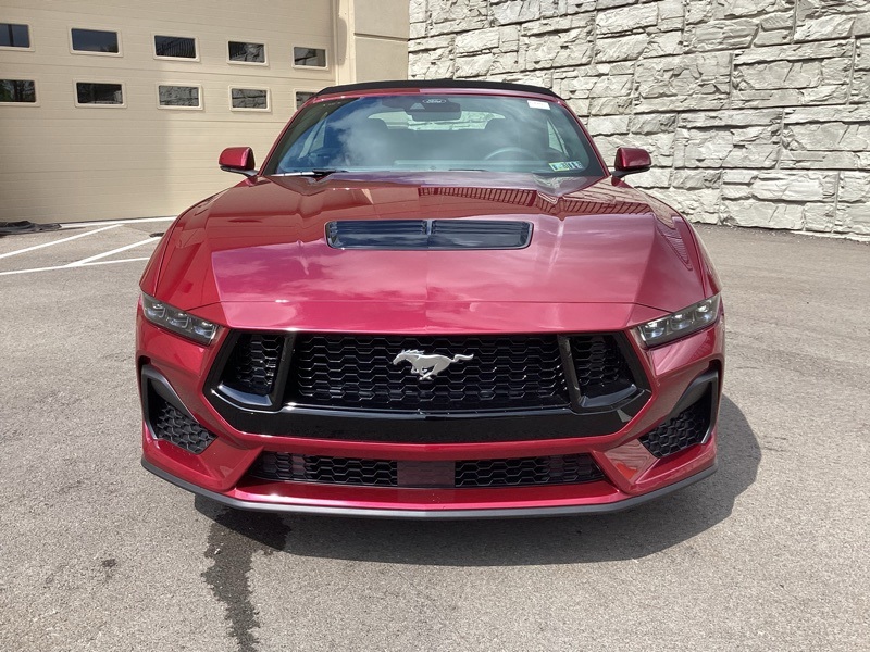 2025 Ford Mustang GT Premium photo 2