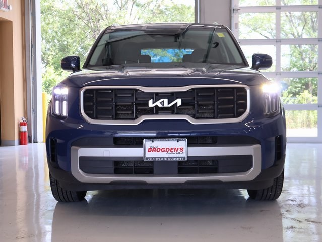 Used 2023 Kia Telluride S with VIN 5XYP6DGC8PG341851 for sale in Kansas City
