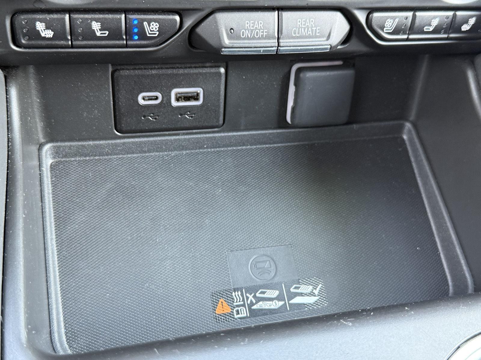 2024 Gmc Yukon XL SLT photo 23