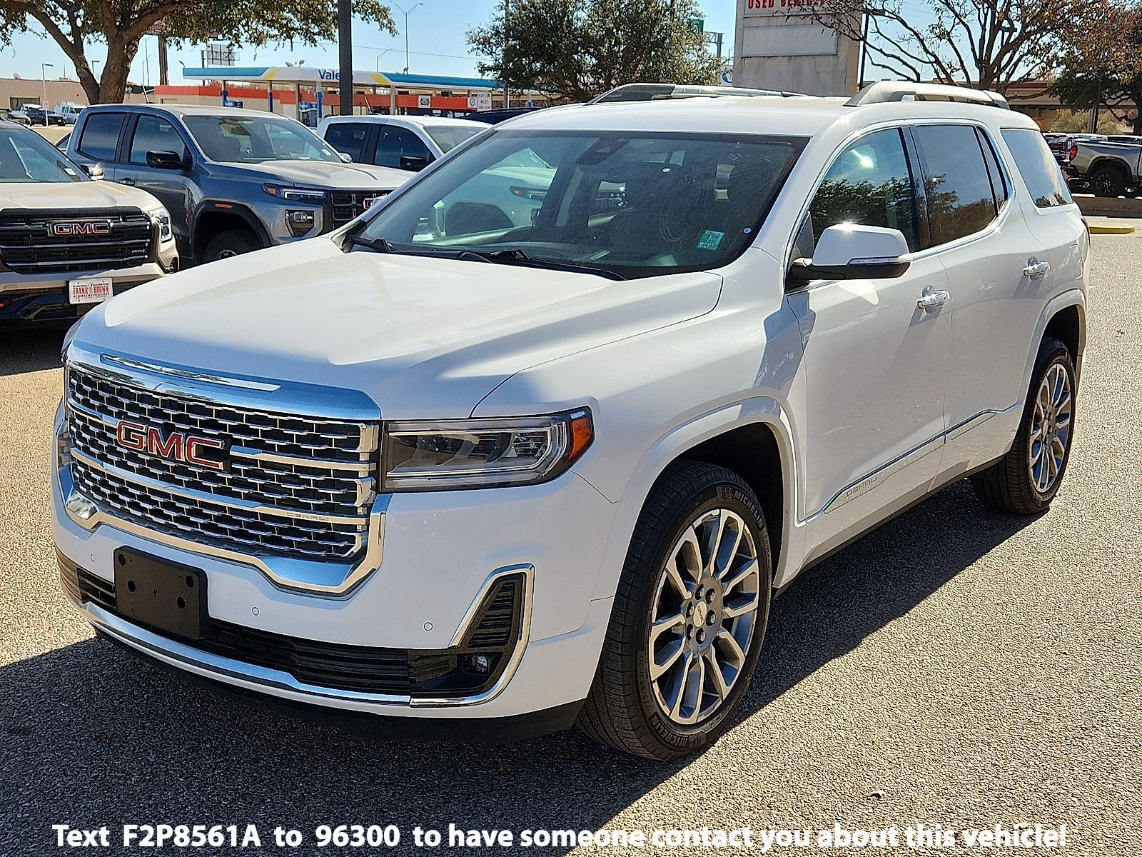 2023 GMC Acadia Denali's photo