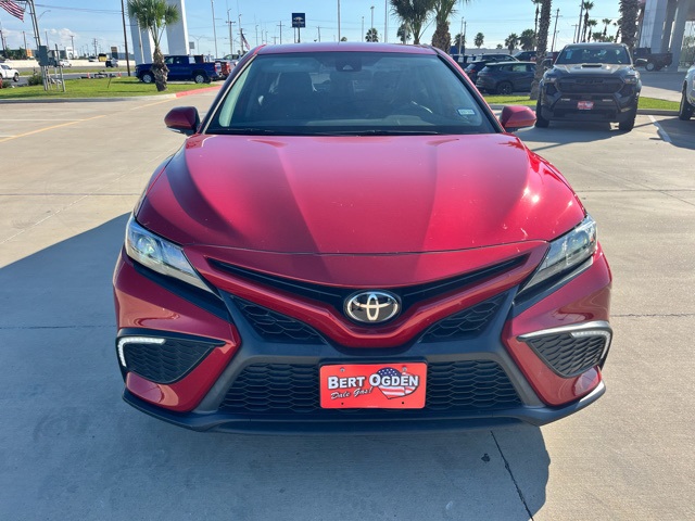 2022 Toyota Camry SE photo 2