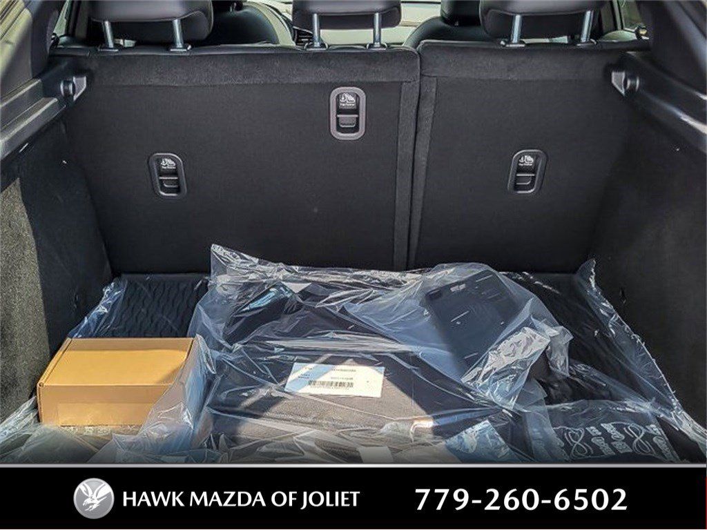 2025 MAZDA CX-30 - Image 17