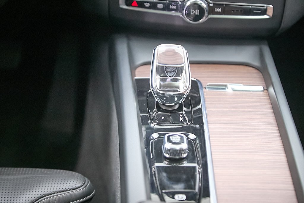 2023 VOLVO XC60 - Image 31