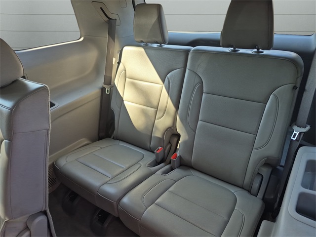 2023 Gmc Acadia SLT photo 25
