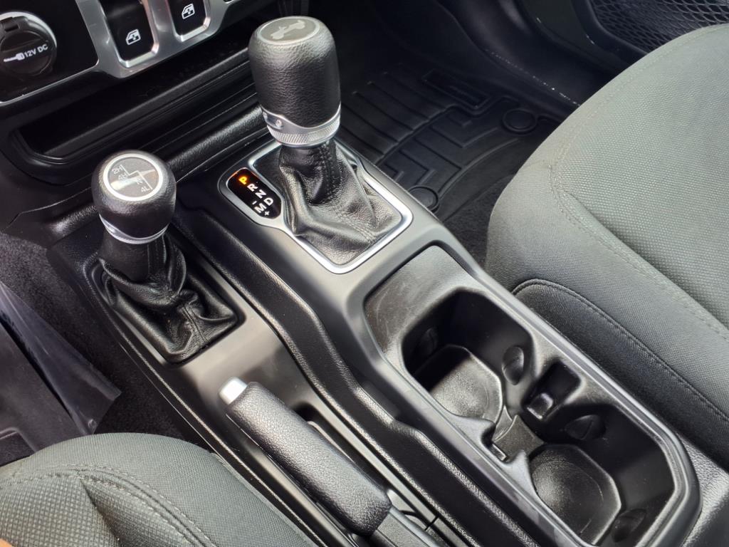 2021 Jeep Wrangler Sport S photo 10