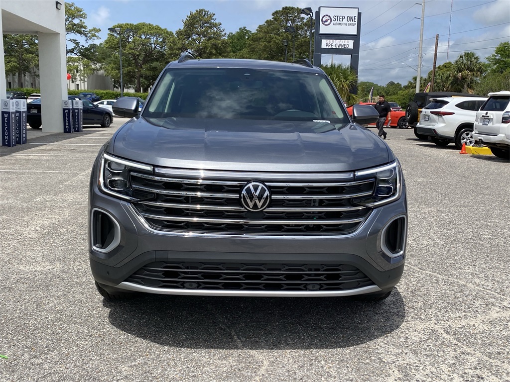 2025 Volkswagen Atlas SE Technology photo 2