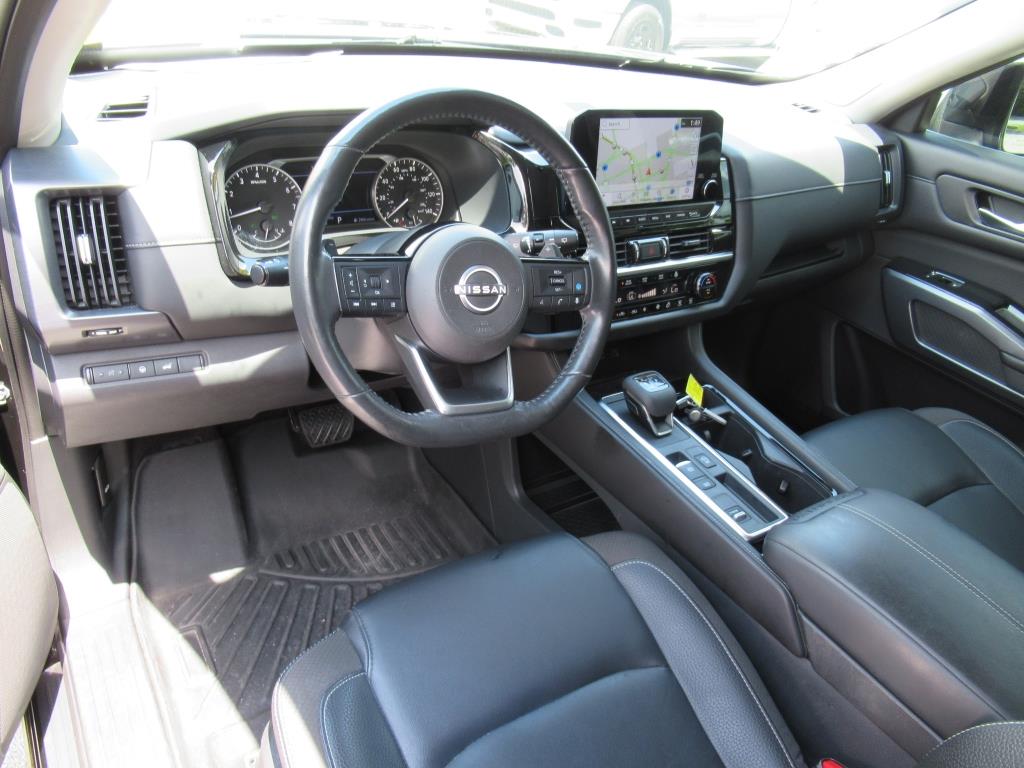 2023 Nissan Pathfinder SL photo 14