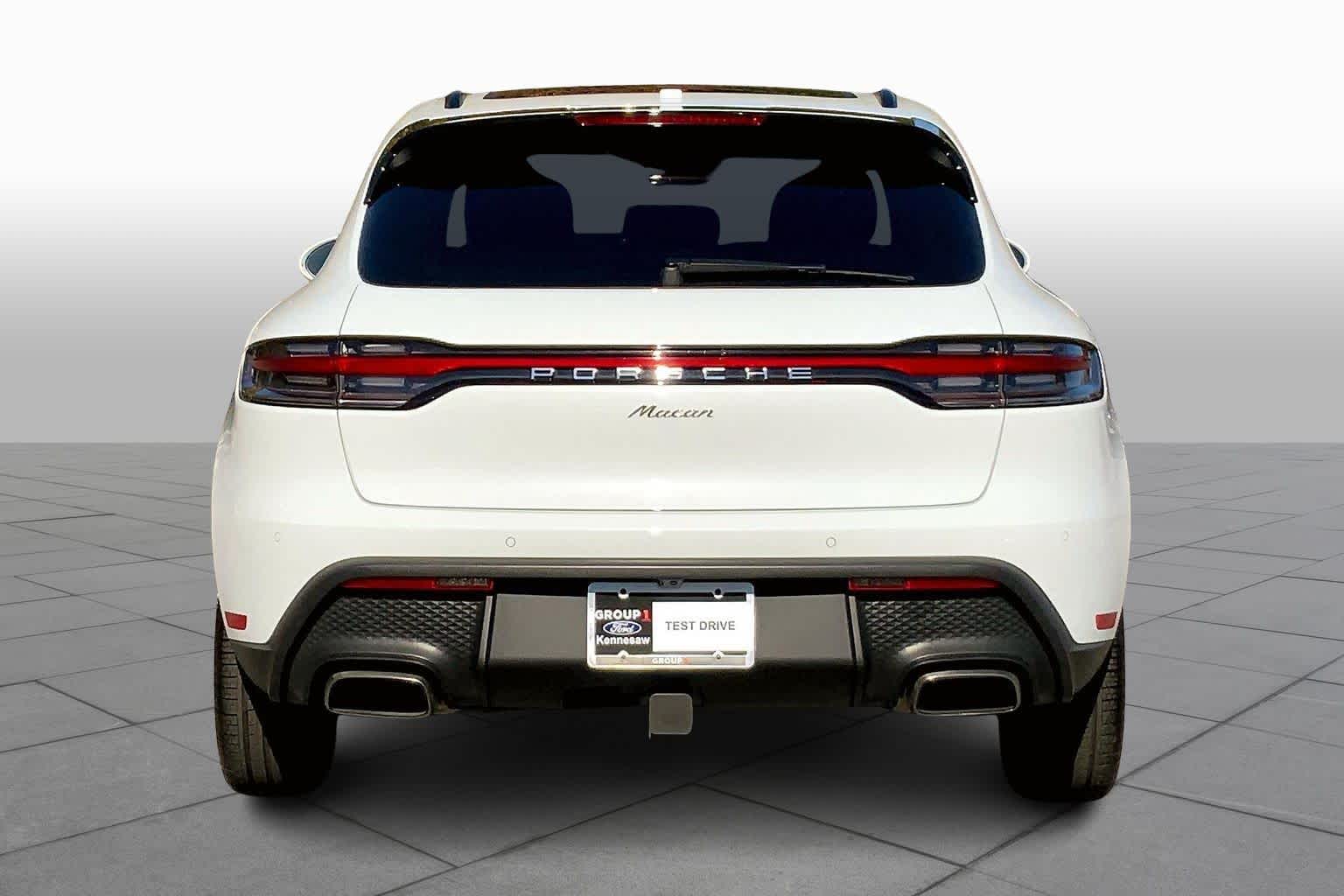 2025 Porsche Macan Base photo 4