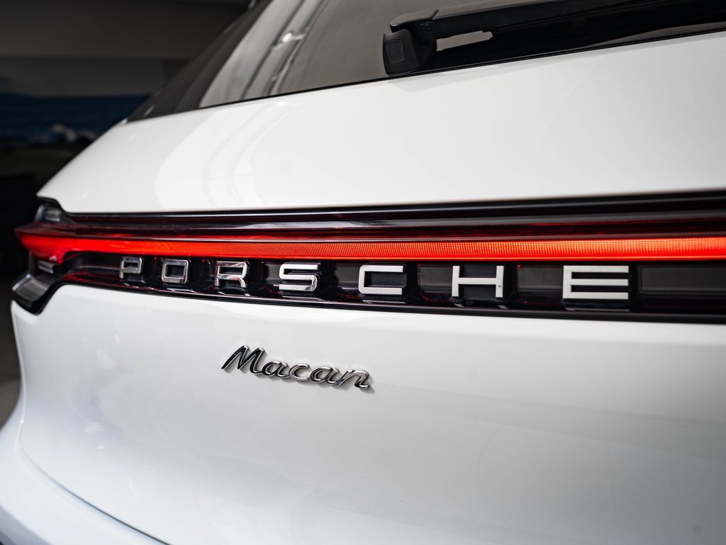 2024 Porsche Macan T photo 17