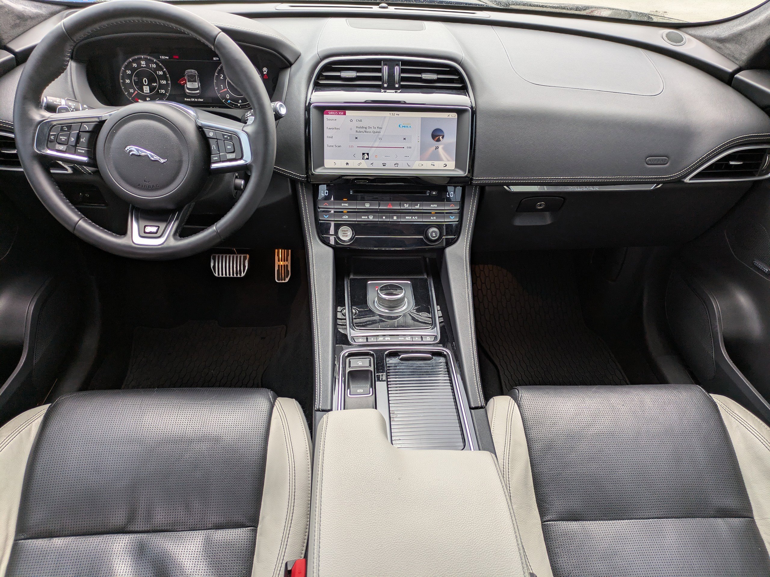 2019 Jaguar F-PACE S photo 11