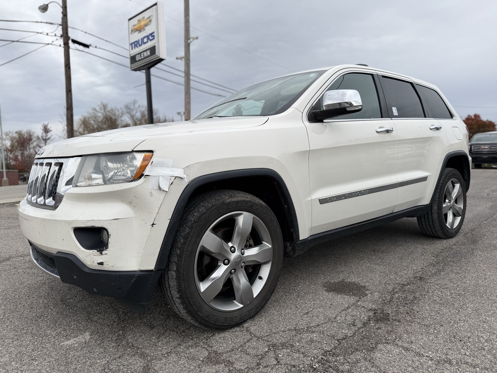 2012 Jeep Grand Cherokee Overland photo 2