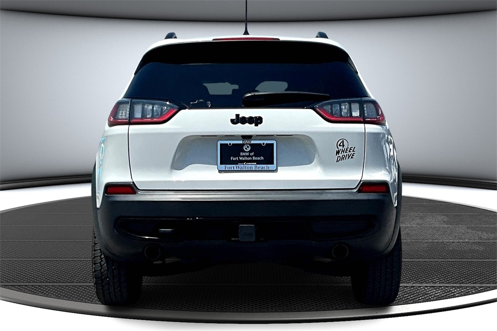 2022 Jeep Cherokee X photo 2