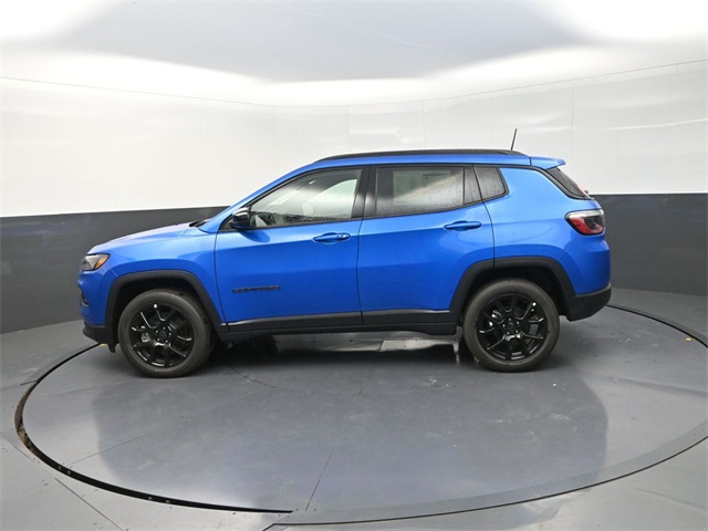 2026 Jeep Compass Latitude Altitude photo 4