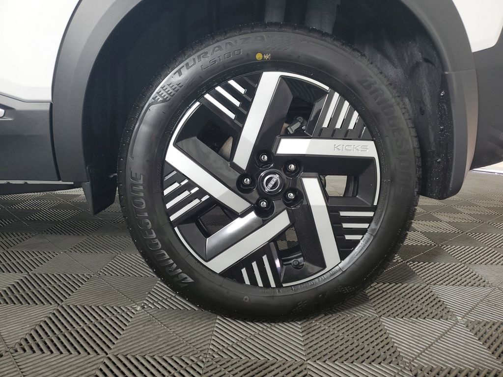 2026 Nissan Kicks SV photo 26