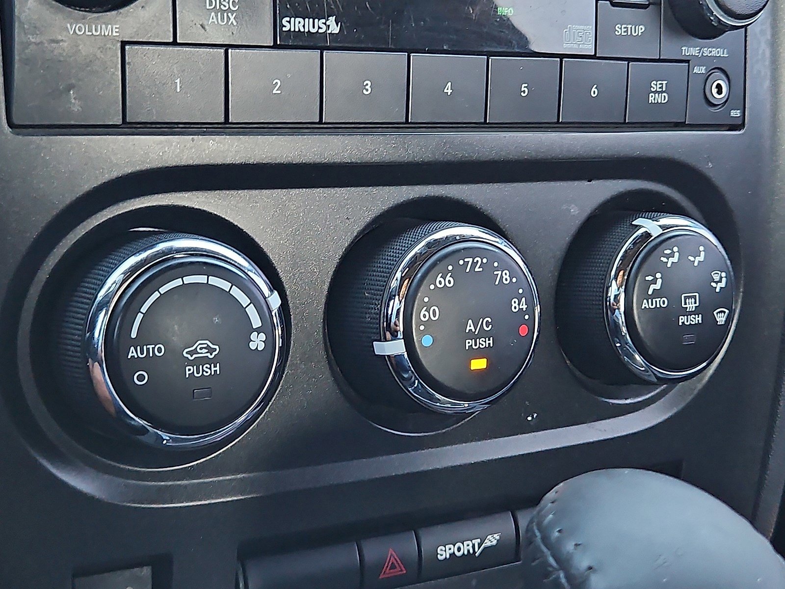 2014 Dodge Challenger R/T photo 30