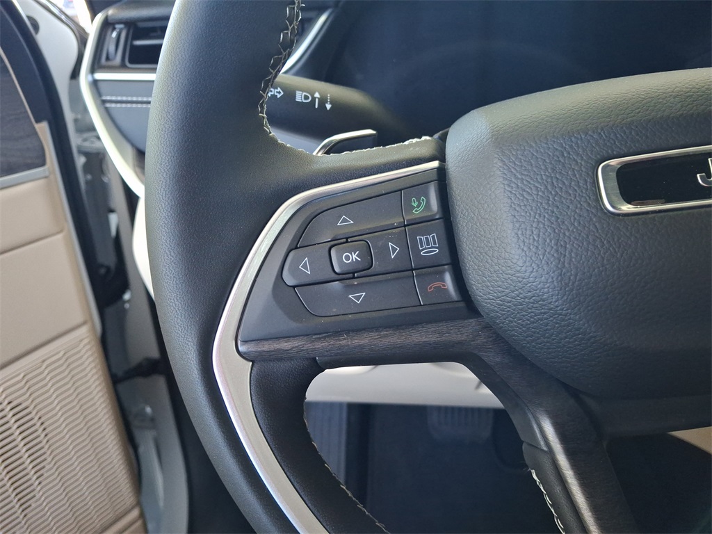 2025 Jeep Grand Cherokee Limited photo 23