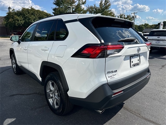 2024 Toyota RAV4 XLE photo 5
