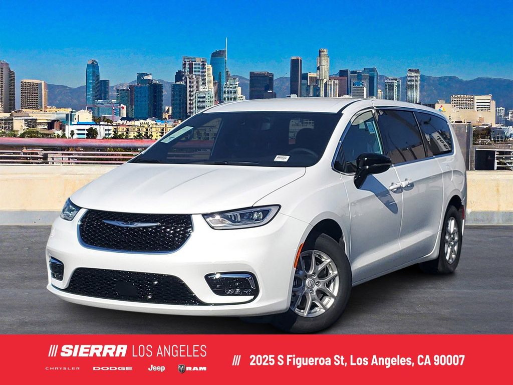 2026 Chrysler Pacifica Select's photo