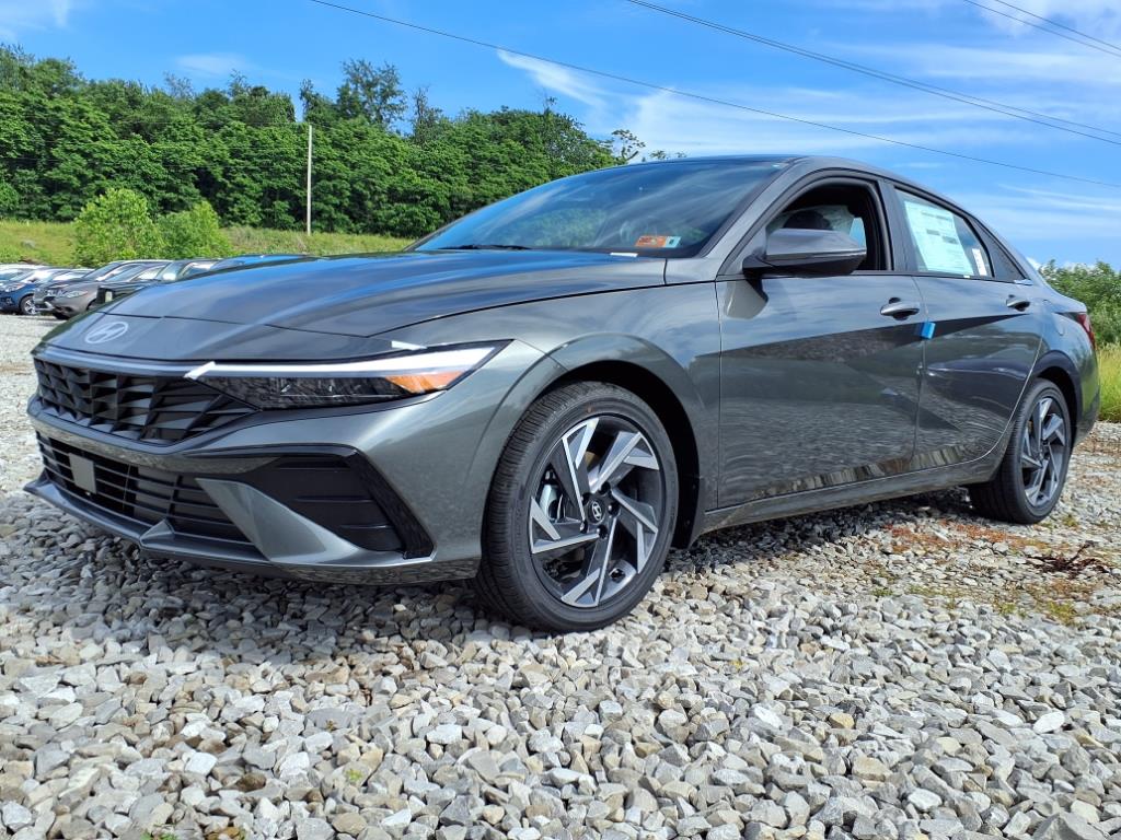 2025 Hyundai Elantra Hybrid Limited photo 2