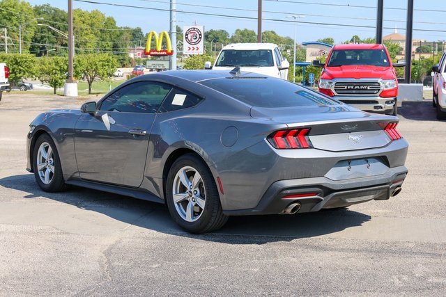 2024 Ford Mustang EcoBoost photo 4