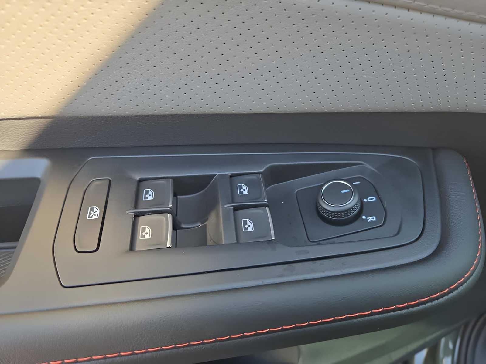 2026 Volkswagen Atlas Peak Edition SE photo 9